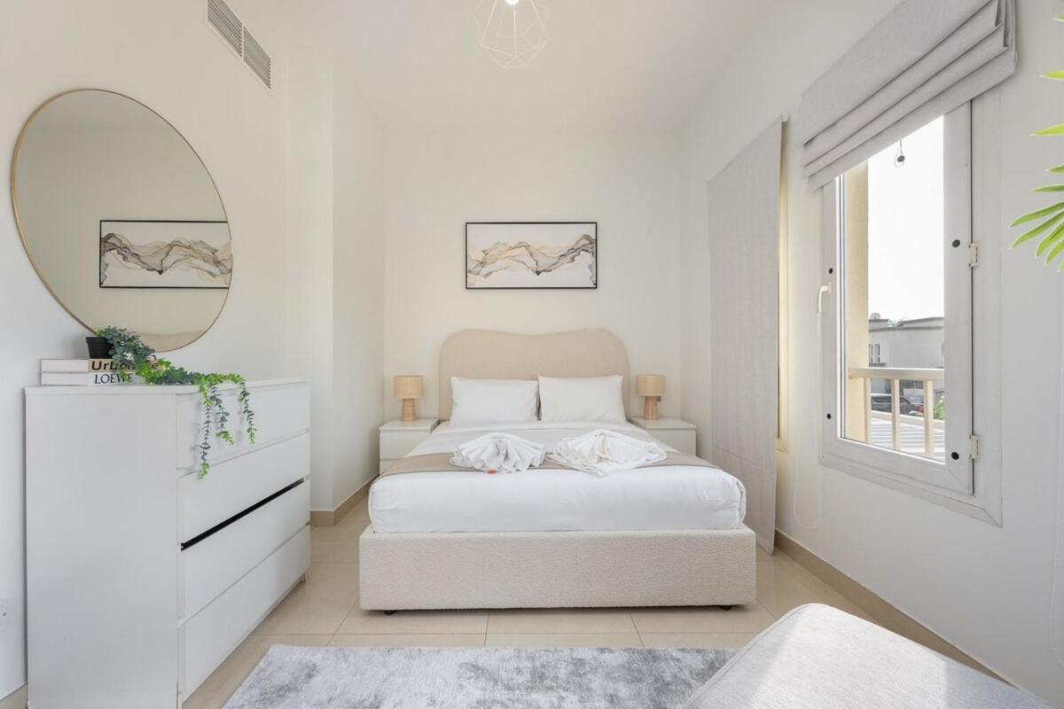 Luxurious Spacious 3-bedroom With Private Pool At Springs 10