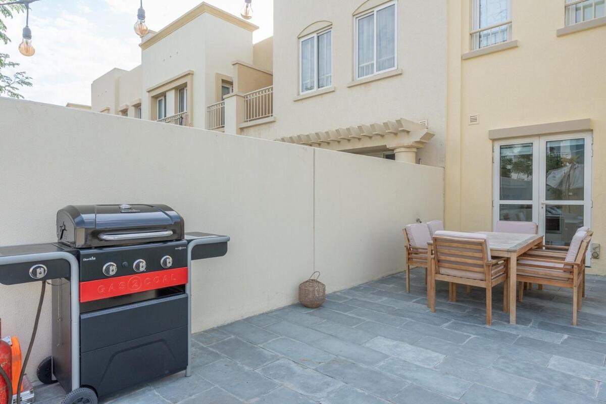 Luxurious Spacious 3-bedroom With Private Pool At Springs 10 * Dubai