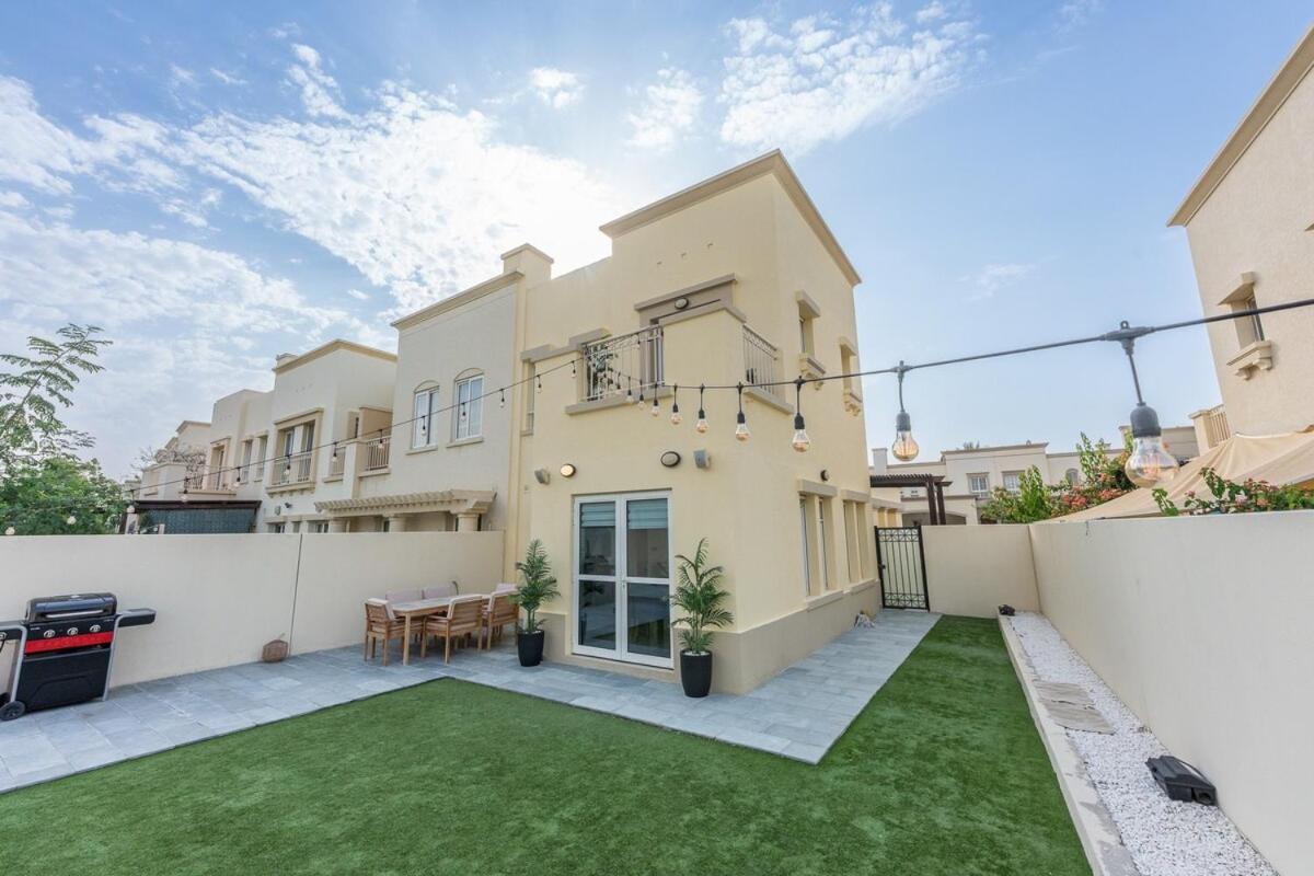 Luxurious Spacious 3-bedroom With Private Pool At Springs 10 * Dubai