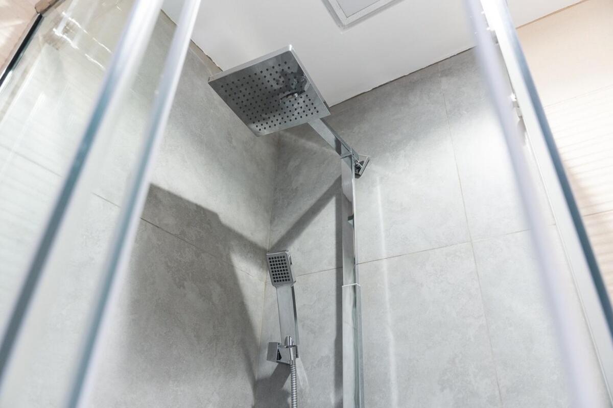Luxurious Spacious 3-bedroom With Private Pool At Springs 10 *