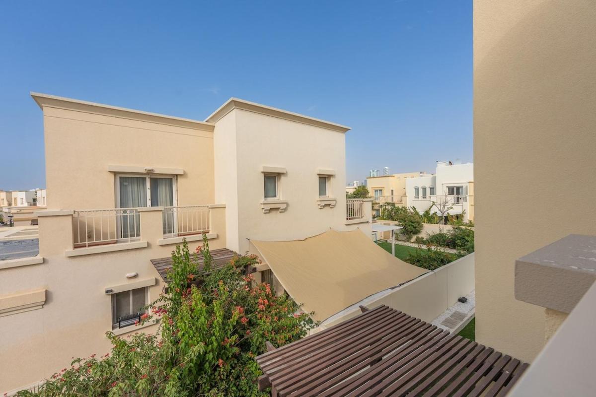 Villa Luxurious Spacious 3-bedroom With Private Pool At Springs 10