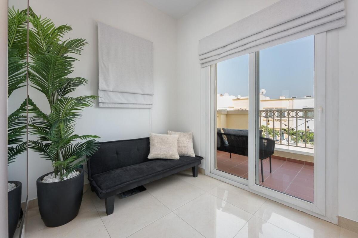 Luxurious Spacious 3-bedroom With Private Pool At Springs 10
