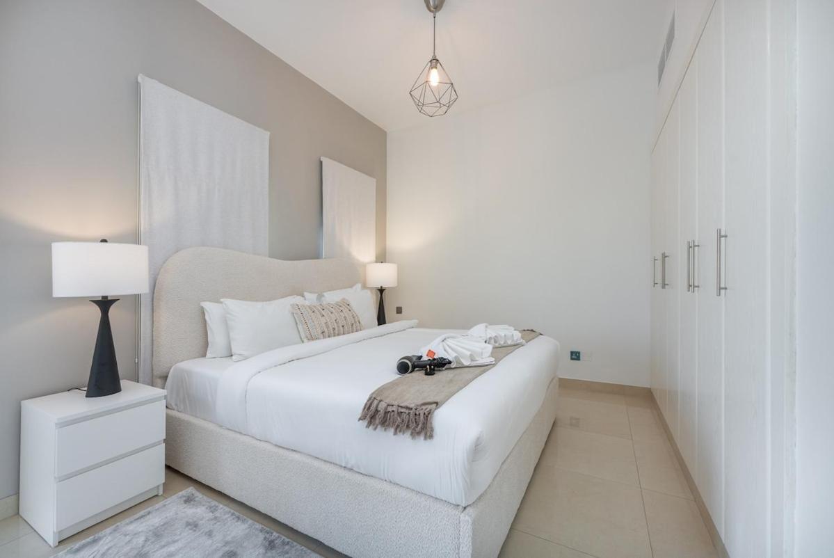 Luxurious Spacious 3-bedroom With Private Pool At Springs 10 Dubai
