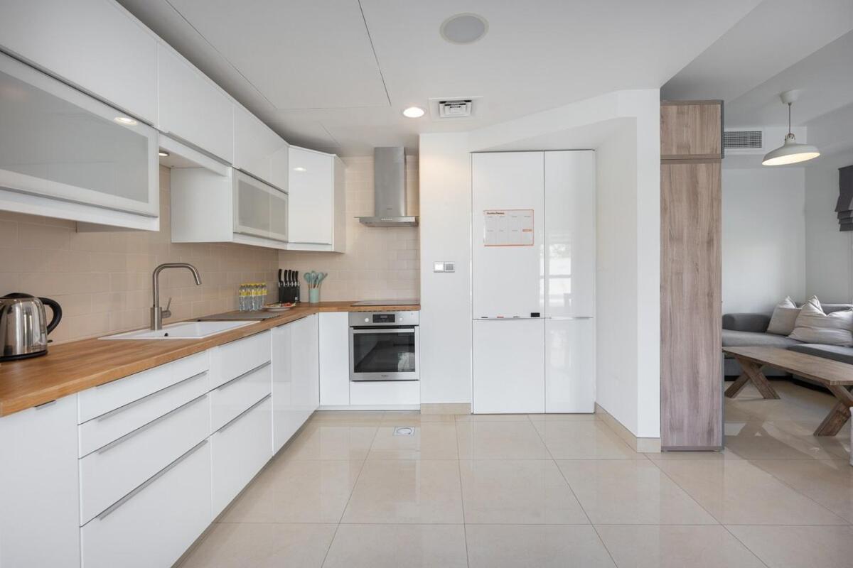 Luxurious Spacious 3-bedroom With Private Pool At Springs 10 Dubai