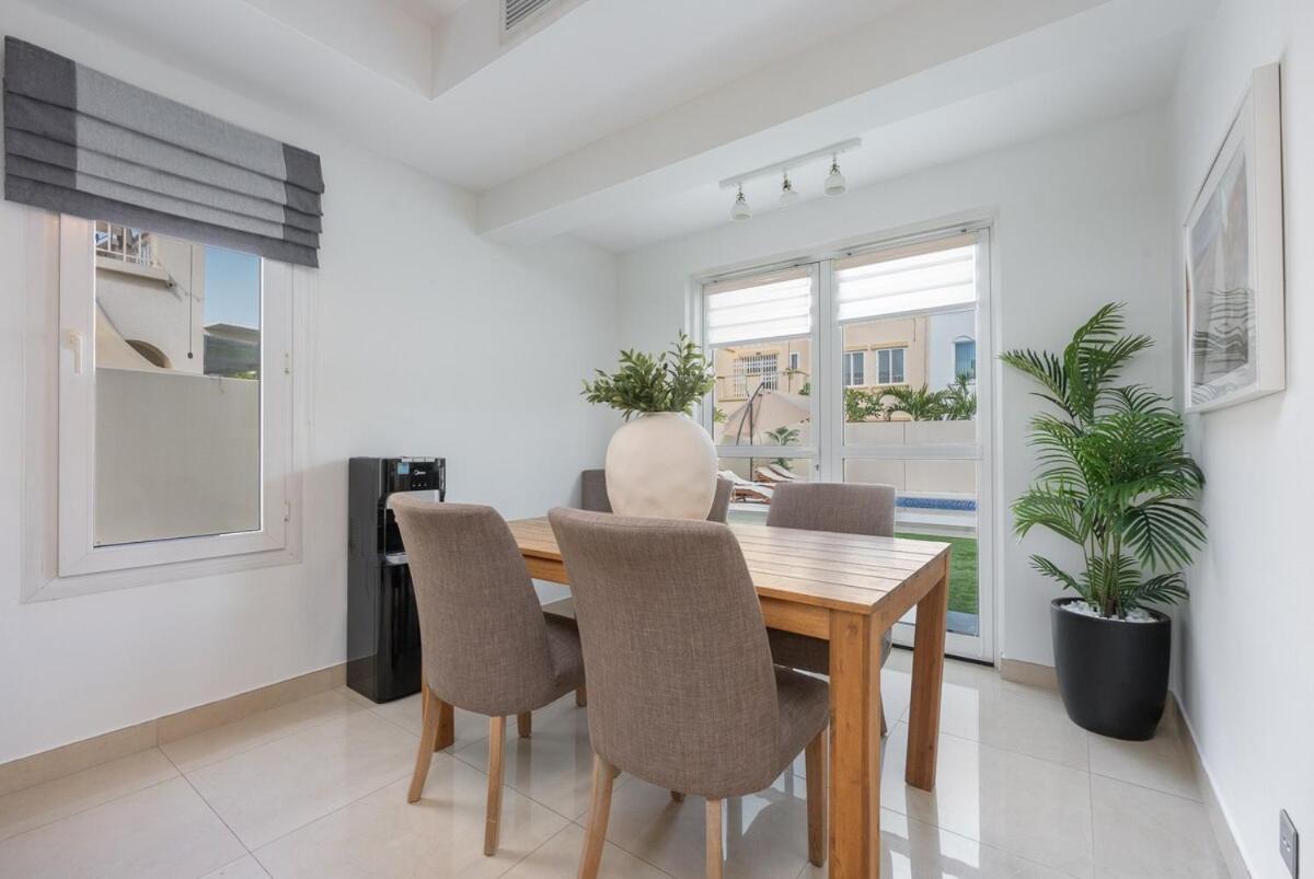 Luxurious Spacious 3-bedroom With Private Pool At Springs 10 Villa Dubai